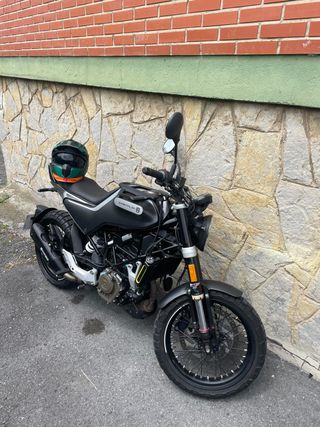 Husqvarna Svartpilen 125cc 2021