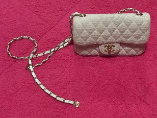 bolso Chanel tweed en color crudo