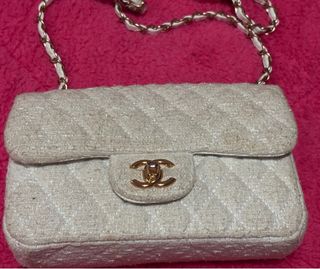 bolso Chanel tweed en color crudo