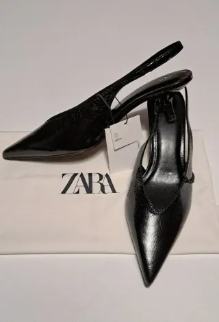 Zapato destalonado Zara tacón kitten negro