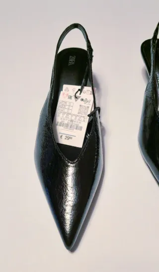 Zapato destalonado Zara tacón kitten negro