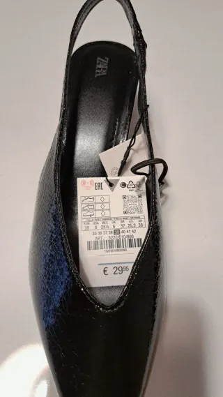 Zapato destalonado Zara tacón kitten negro