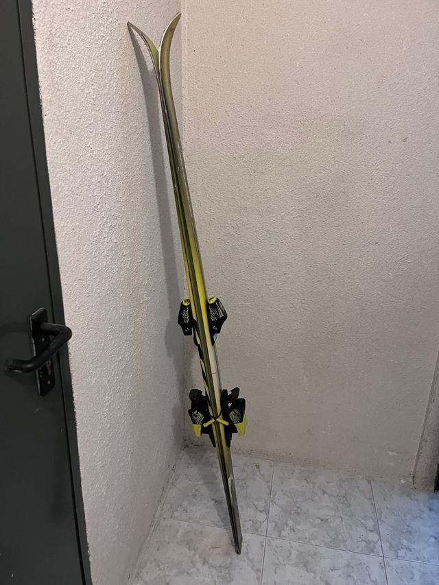 Esquís Rossignol DV Pro con fijaciones