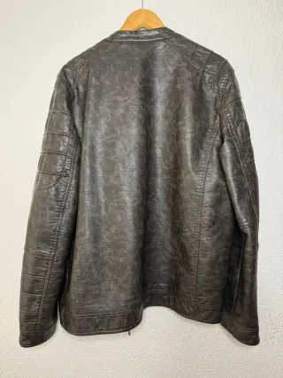 Chaqueta efecto piel