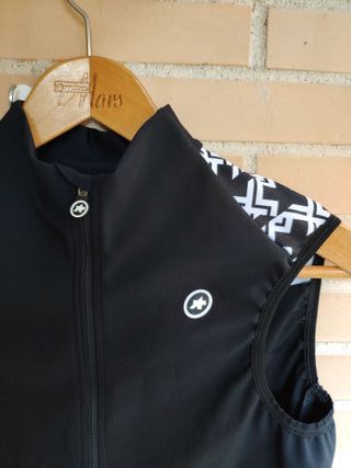 Chaleco Assos Negro Talla M