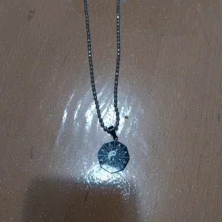 Collana con ciondolo Yin Yang e collana varie