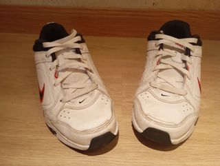 Zapatillas Nike Talla 42 Blancas y Rojas