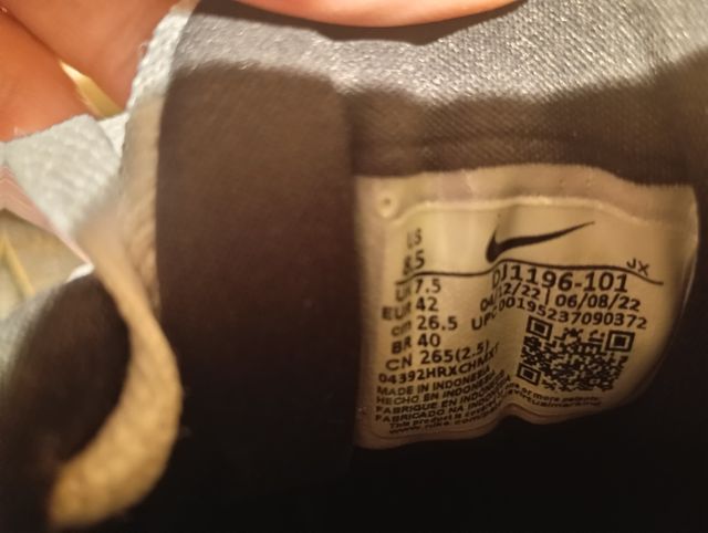 Zapatillas Nike Talla 42 Blancas y Rojas