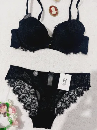 Set Lencería Encaje Negro 90C