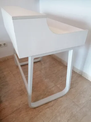 Escritorio blanco