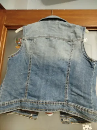 Chaleco vaquero niña desgastado