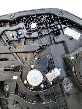 ELEVALUNAS DELANTERO IZQUIERDO KIA CARENS ( )