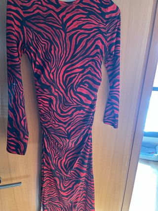 Vestido estampado cebra rojo y negro