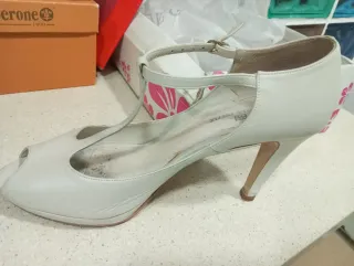 Zapatos tacón blanco roto peep toe