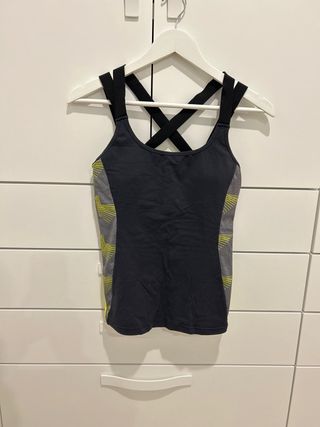 Camiseta deportiva ajustada