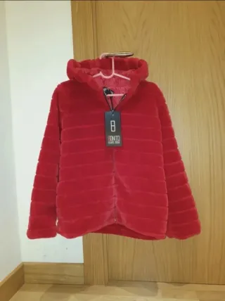 Bonito Chaquetón Rojo Nuevo