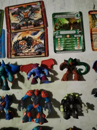 Lote 16 Figuras Gormiti + 12 Cartas