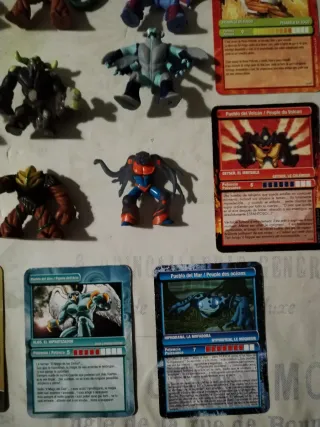 Lote 16 Figuras Gormiti + 12 Cartas