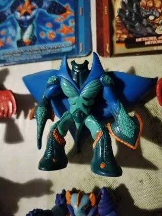 Lote 16 Figuras Gormiti + 12 Cartas