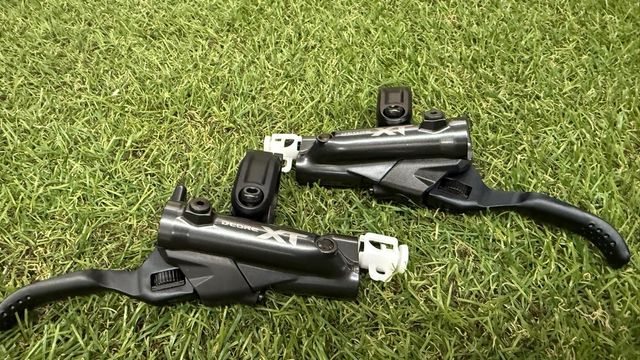 Set di leve freno Shimano XT 8200