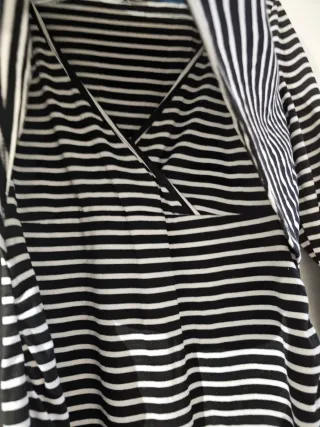 Due vestiti per l'allattamento