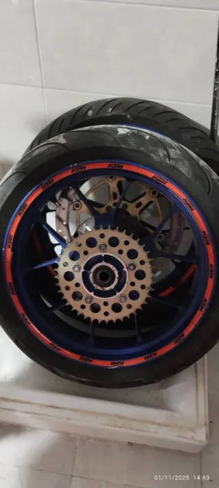 Ruedas duke Supermotard KTM