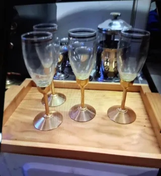 Copas de cristal y de laton