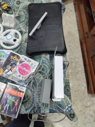 Consola Nintendo Wii + Juegos y Accesorios
