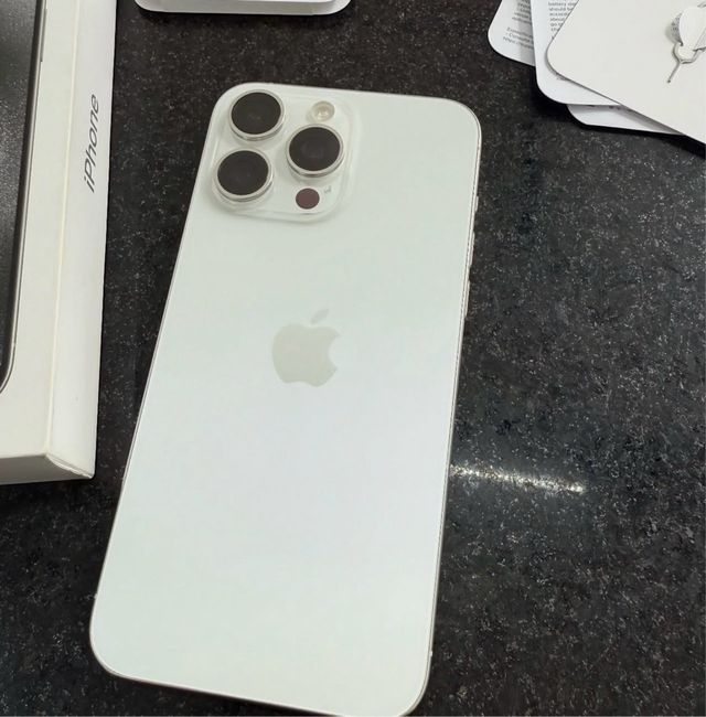 iPhone 15 Pro Max 256GB Plata