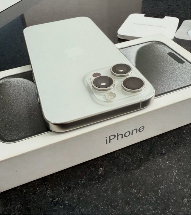iPhone 15 Pro Max 256GB Plata