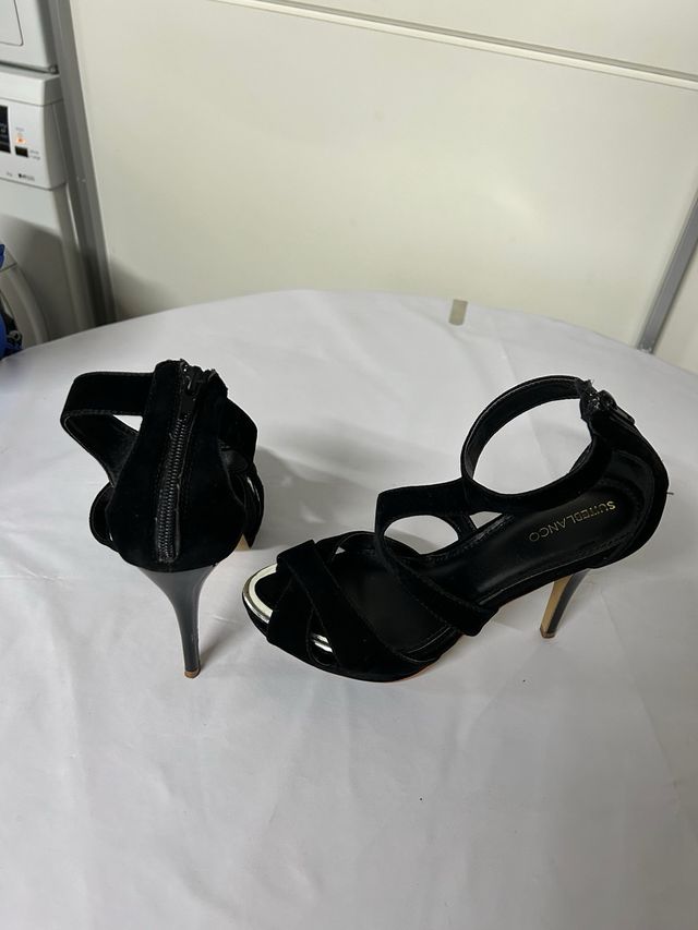 Zapatos tacón negros Suiteblanco Talla 40