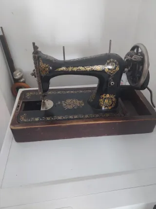 Máquina de coser antigua ucraniana