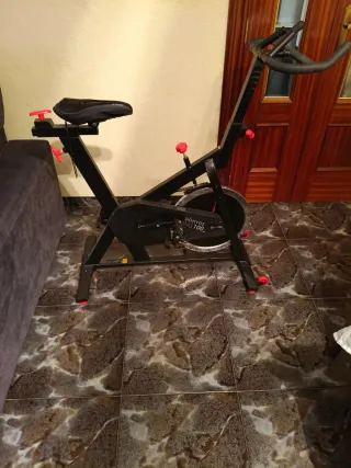Bicicleta statica nuova