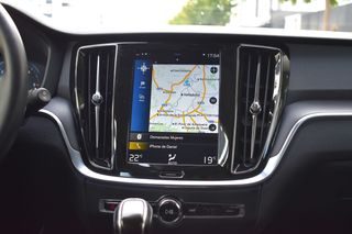 Volvo V60 D3 150 CV MOMENTUM SENSUS NAVIGATION