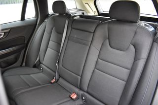 Volvo V60 D3 150 CV MOMENTUM SENSUS NAVIGATION