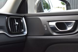 Volvo V60 D3 150 CV MOMENTUM SENSUS NAVIGATION
