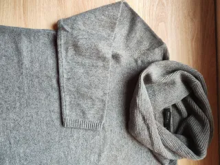 Jersey Cortefiel cuello alto gris Talla L