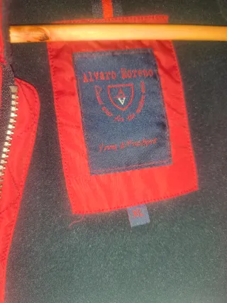 3 Chaquetas Alvaro Moreno Azul, Marrón y Roja