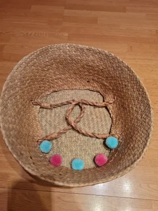 Cesto decorativo de yute y mimbre