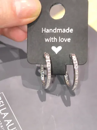 Pendientes de aro con circonitas