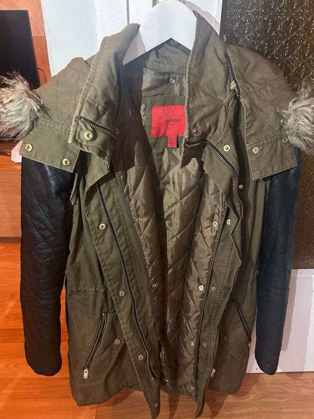 Chaqueta mujer Mango verde con mangas negras