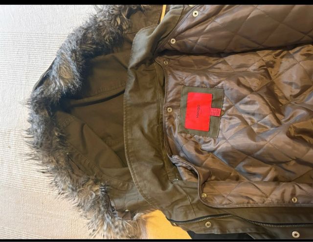 Chaqueta mujer Mango verde con mangas negras