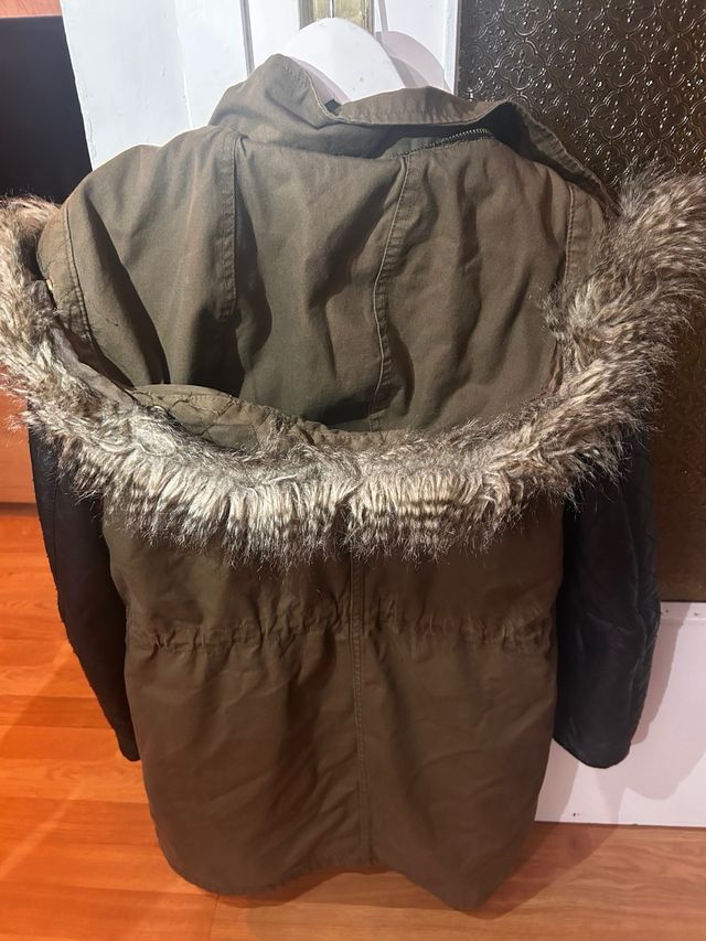 Chaqueta mujer Mango verde con mangas negras