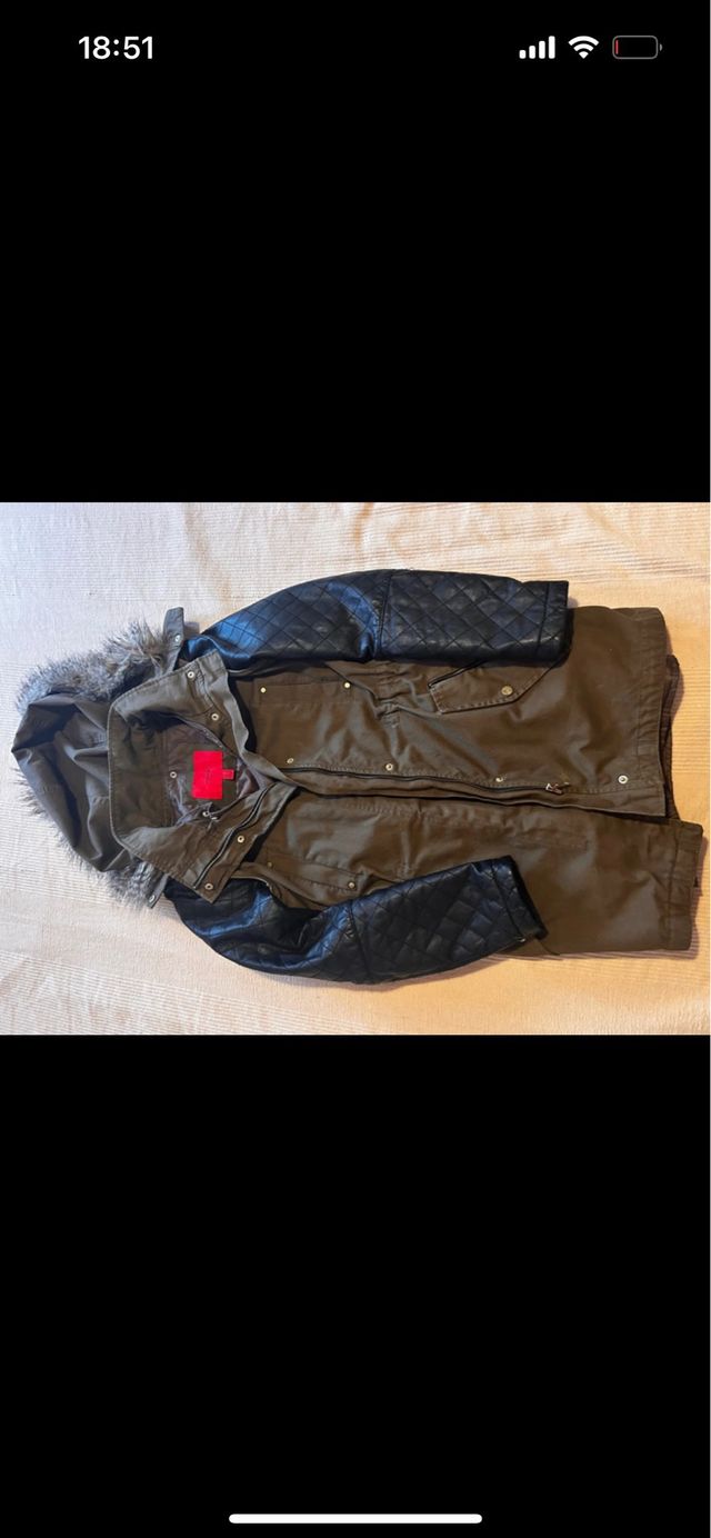 Chaqueta mujer Mango verde con mangas negras