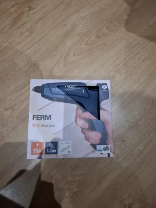 Pistola de Silicona Ferm 75W Nueva