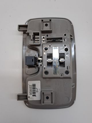 LUZ INTERIOR KIA XCEED (5)