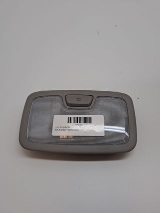 LUZ INTERIOR KIA XCEED (5)