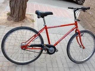Bicicleta HELKAMA Roja