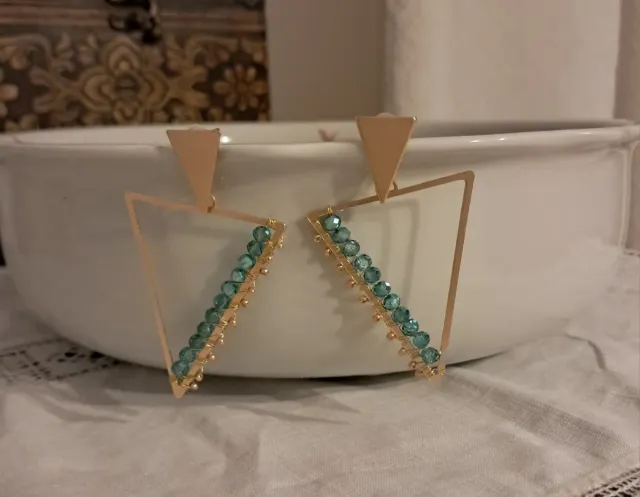 Pendientes hechos a mano triangulares