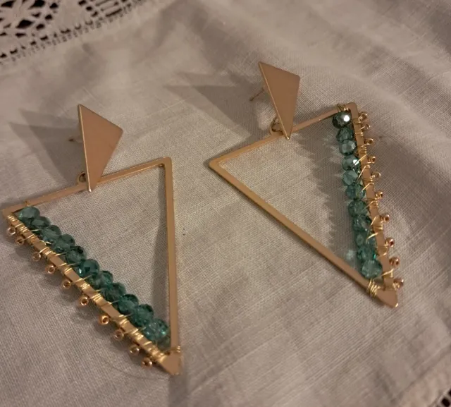 Pendientes hechos a mano triangulares